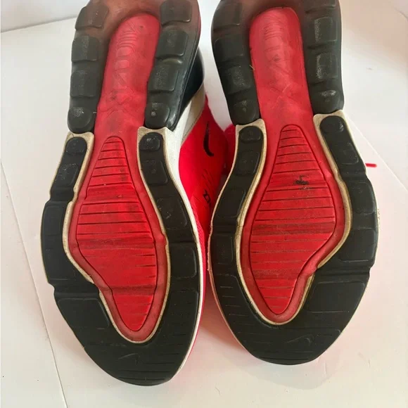 Nike Air Max 270 sneakers. Size 7Y - Picture 6 of 7